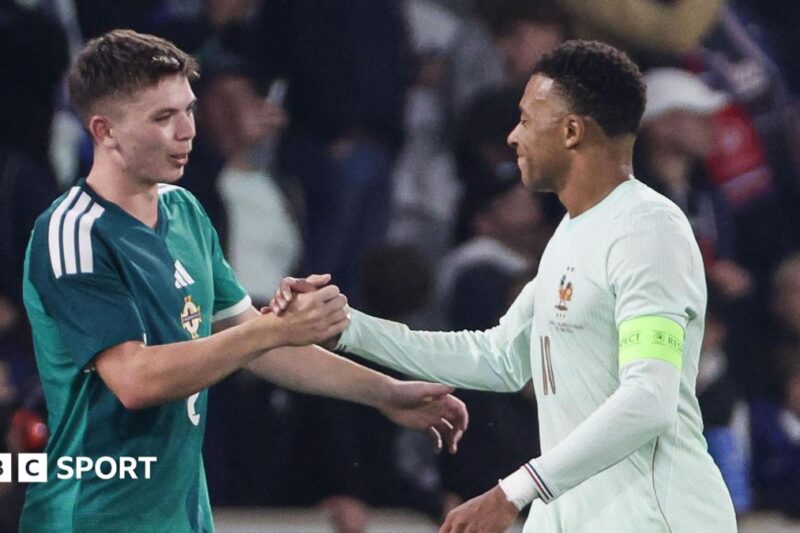 França 3-1 Irlanda do Norte: ‘Ainda não me atingiu’ – artilheiro da NI, Patrick Kelly