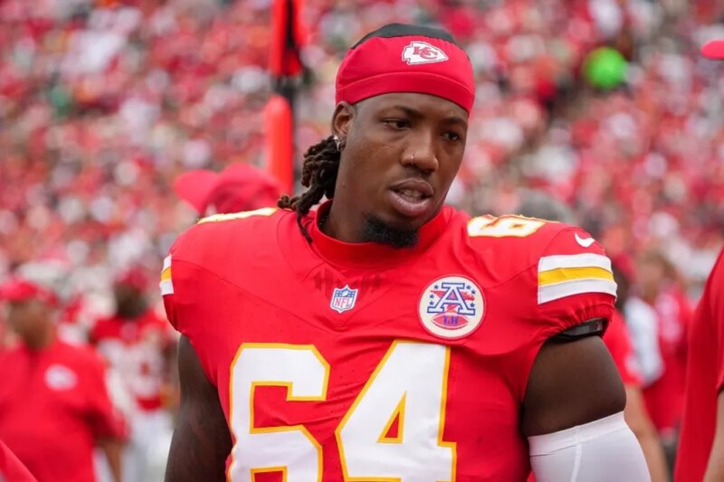 Relatórios: Falcons adquirindo OT Wanya Morris dos Chiefs