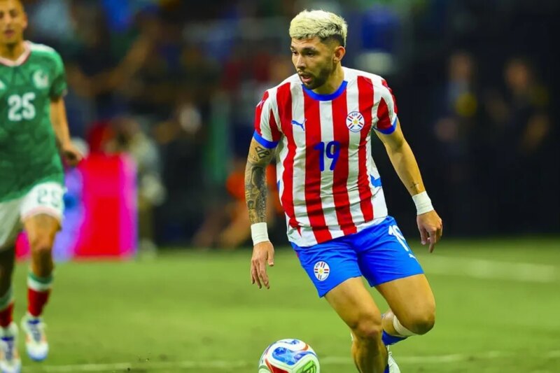 Julio Enciso, do Paraguai, se machucou antes da estreia do Mundial contra os EUA