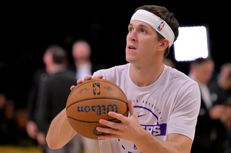 Relatórios: Austin Reaves assinará contrato de 4 anos e US$ 185 milhões com o Lakers