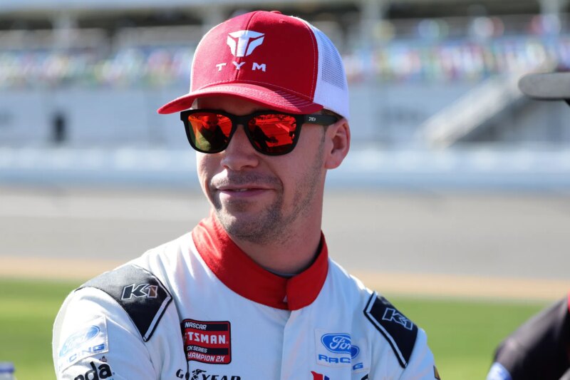 NASCAR aplica penalidade grave a dois membros da tripulação após erro no dia da corrida em Nashville
