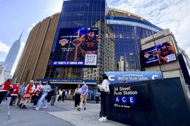 Policial agredido, 26 presos enquanto torcedores do Knicks comemoram em Nova York