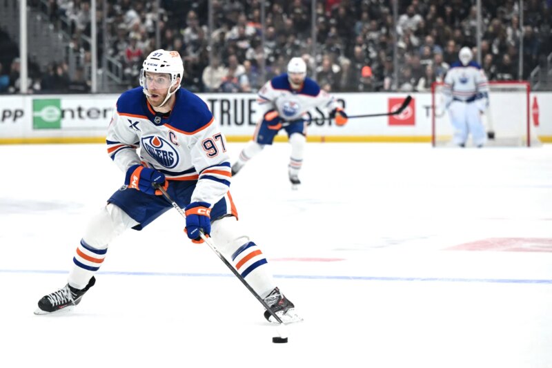 Bob Stauffer, membro da Oilers, faz uma previsão ousada de Connor McDavid