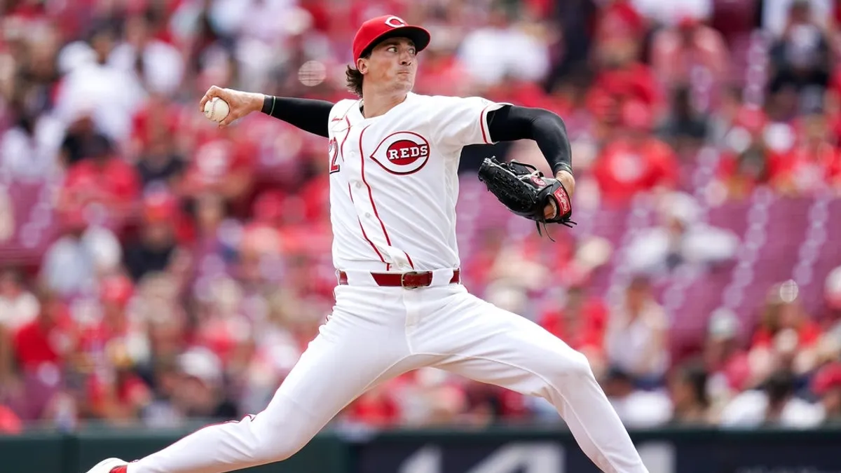 Reds trocam RHP Kyle Nicolas com Orioles por dinheiro