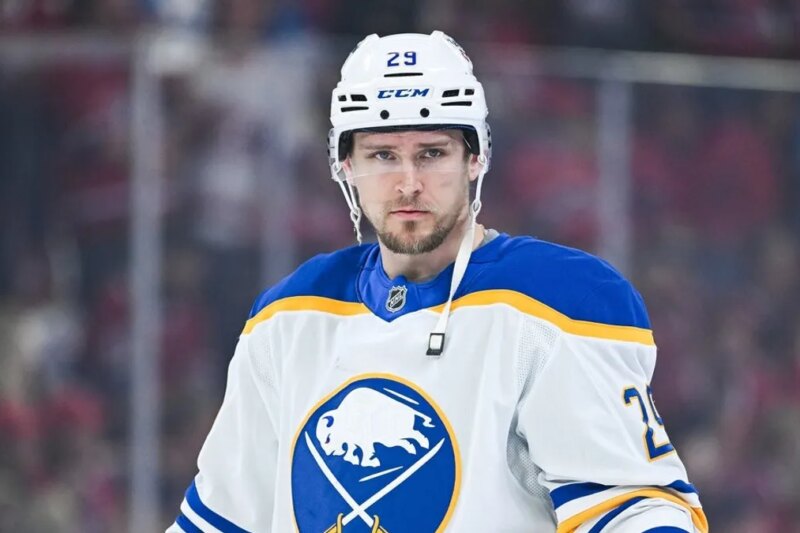 Sabres recontratam F Beck Malenstyn para um contrato de 6 anos e US$ 17,5 milhões