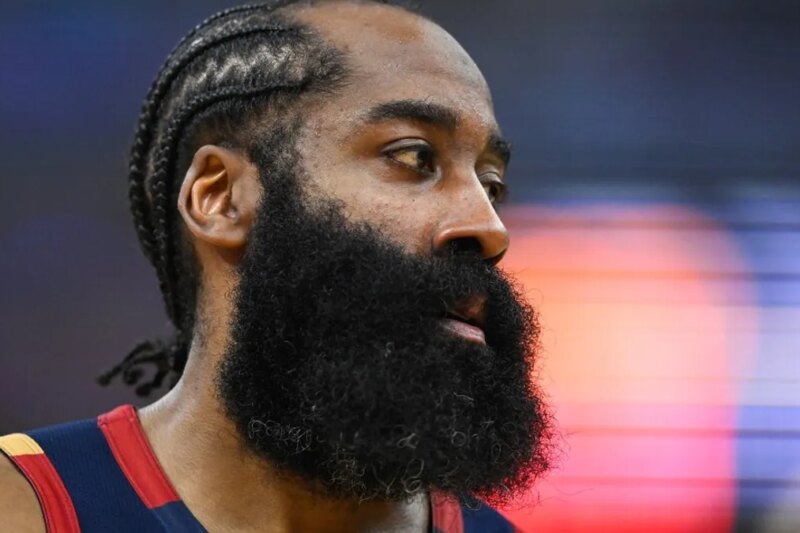 All-Star G James Harden preso sob acusação de porte de arma