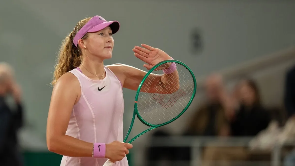 Mirra Andreeva e Maja Chwalinska avançam para a final do Aberto da França