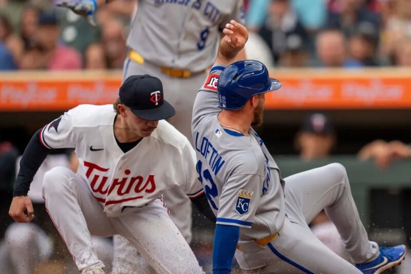 O single de Josh Rojas em nono lugar empurra Royals para além dos Twins