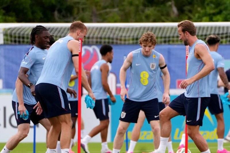Equipamento roubado antes da partida de abertura da Inglaterra na Copa do Mundo
