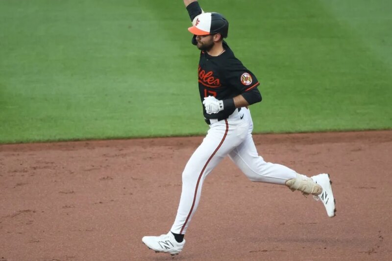 Orioles derrotam Mariners com noite eficiente na base