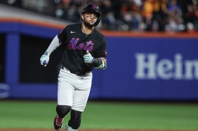 Os 2 home runs de Bo Bichette e 6 RBIs levam o Mets a ultrapassar o Braves