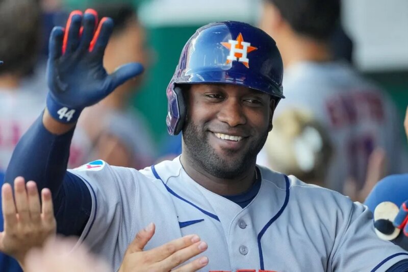 Yordan Alvarez, do Astros, acerta home run de 2 corridas e bate no primeiro inning