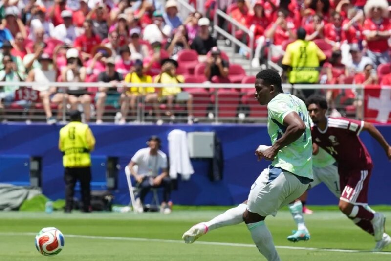 O gol milagroso do Catar no final resulta no empate contra a Suíça