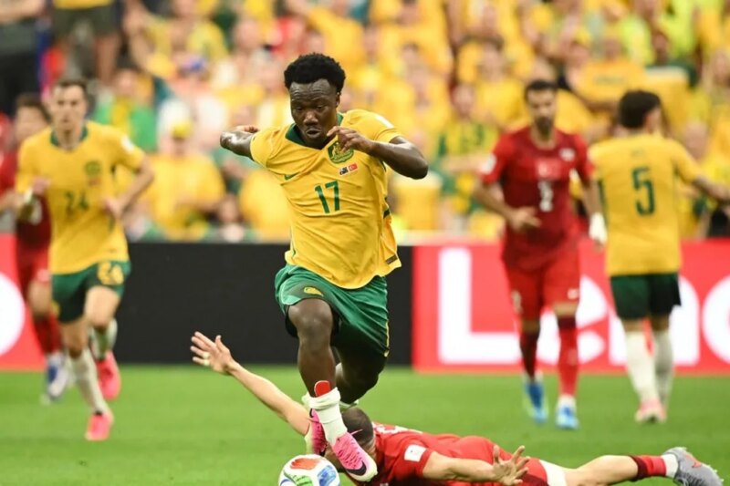 Austrália marca duas vezes contra a corrente do jogo e derrota a Turquia na estreia