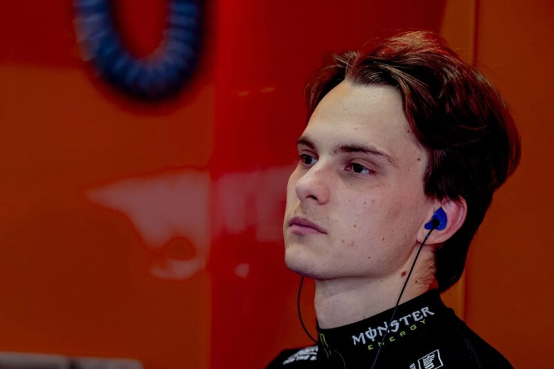 Oscar Piastri não tem certeza se a McLaren pode competir com Mercedes e Ferrari no GP de F1 de Barcelona