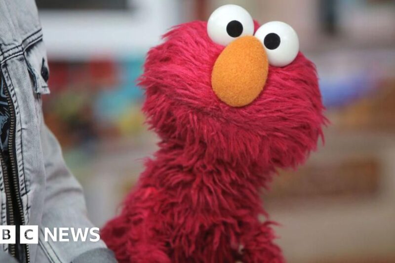 Elmo em apuros com os fãs do New York Knicks após a postagem das finais da NBA