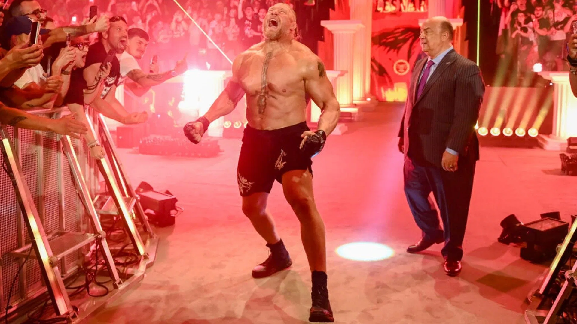 Brock Lesnar absolutamente rasgado aos quase 50 anos; Imagens de fãs da WWE do confronto na Itália surgem