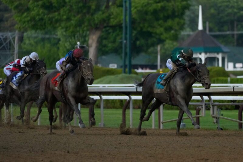 Golden Tempo chega à vitória em Belmont, dá a Cherie DeVaux outra vitória histórica