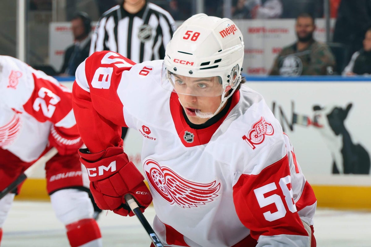 Como o draft dos Red Wings após a primeira rodada se compara a outras equipes da NHL