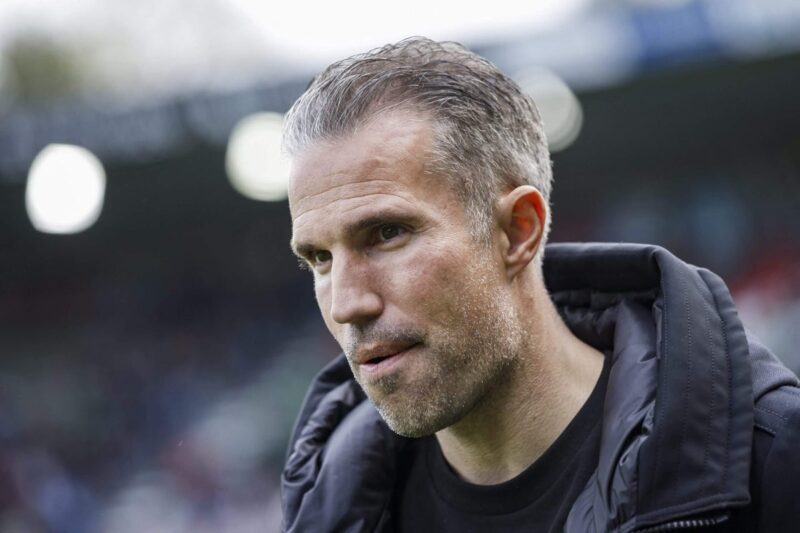 Robin van Persie demitido pelo Feyenoord após ‘temporada desafiadora’