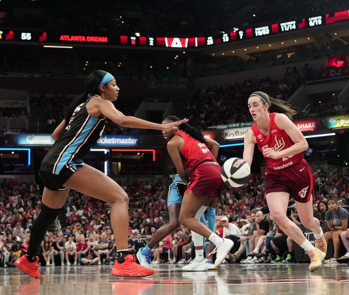 Kelsey Mitchell e Caitlin Clark lideram Fever over Dream na abertura da Commissioner’s Cup