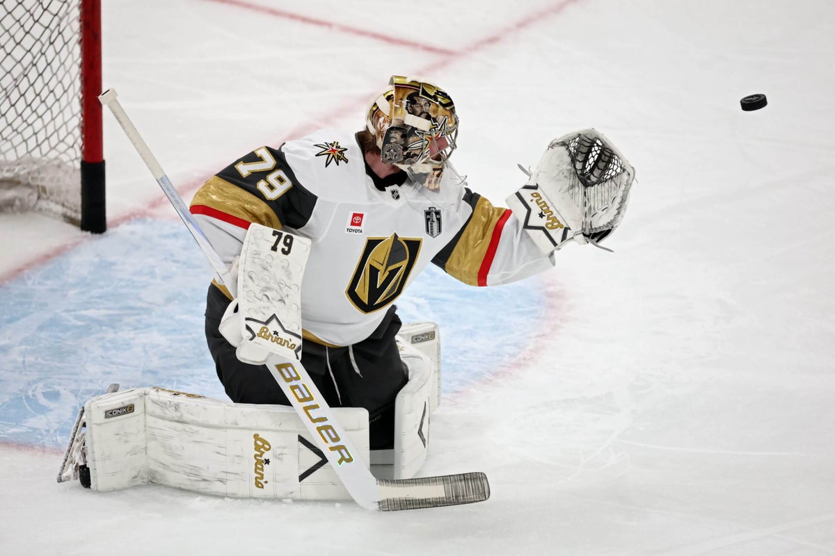 ‘Não significa não’ cantado em Carter Hart durante o jogo final 2 da Stanley Cup