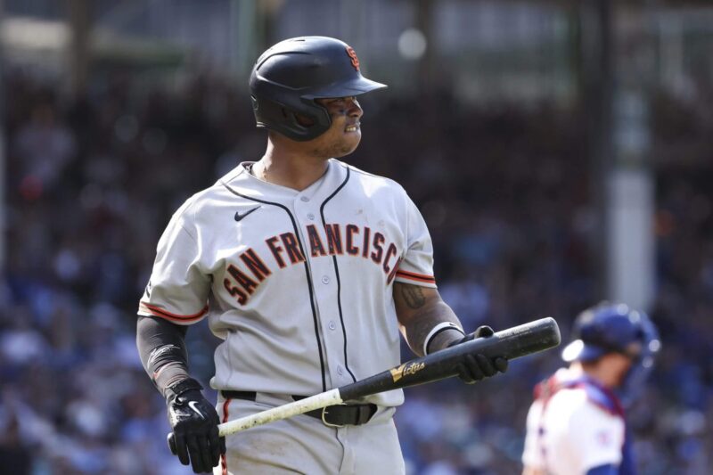 Gigantes mostram coragem apesar da derrota dolorosa de 10 entradas no Wrigley Field