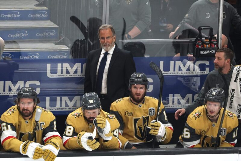 Golden Knights perdem 2 gols em 4 minutos em desafios no jogo final 3 da Stanley Cup