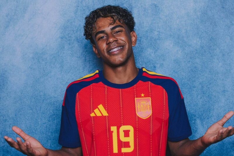Por que Lamine Yamal não está usando o número 10 da Espanha?