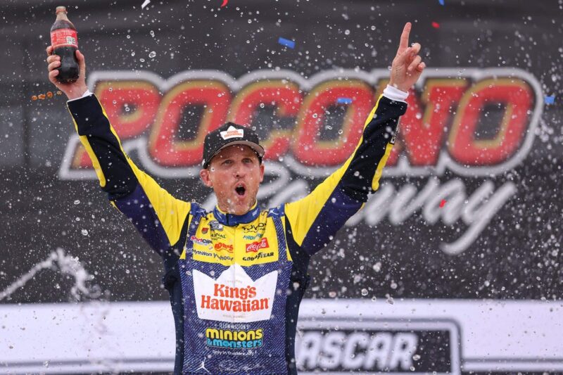 Conclusões da NASCAR Pocono: Denny Hamlin entra na lista de elite na terceira vitória consecutiva