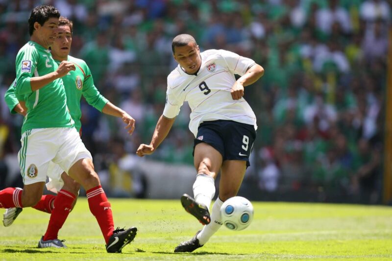 Como é marcar como adversário no famoso Estádio Azteca do México? eu posso te dizer