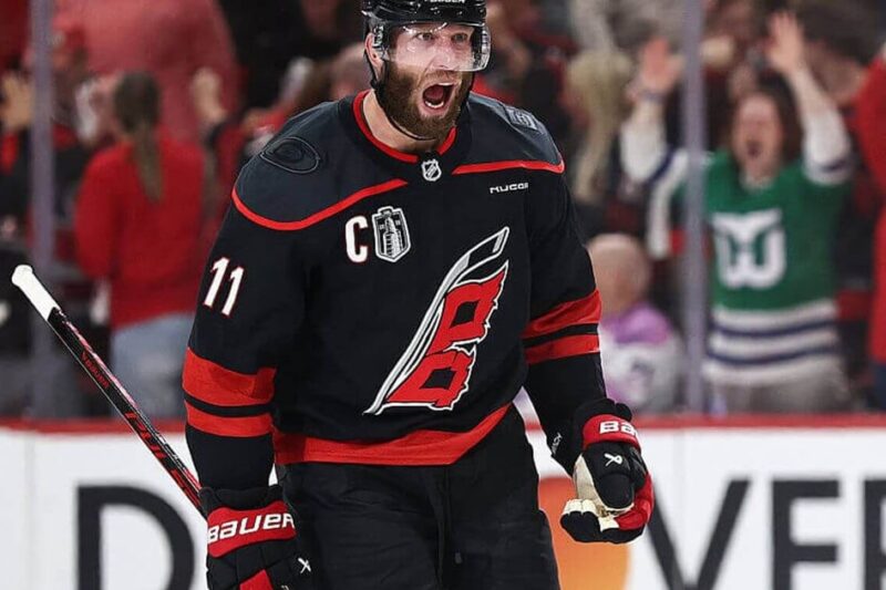 Atualizações ao vivo de Hurricanes x Golden Knights: horário de início, escolhas e previsões da final da Stanley Cup 2026, jogo 3