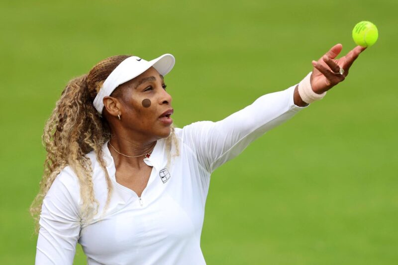 O retorno de Serena Williams no tênis, visto das quadras de grama do Queen’s em Londres