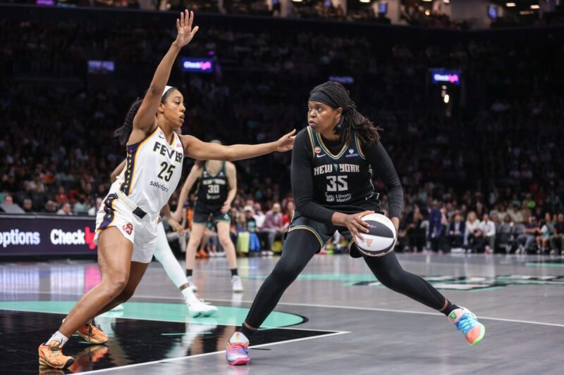 Breanna Stewart, do Liberty, marca 30 pontos e ajuda Nova York a superar a febre de Indiana