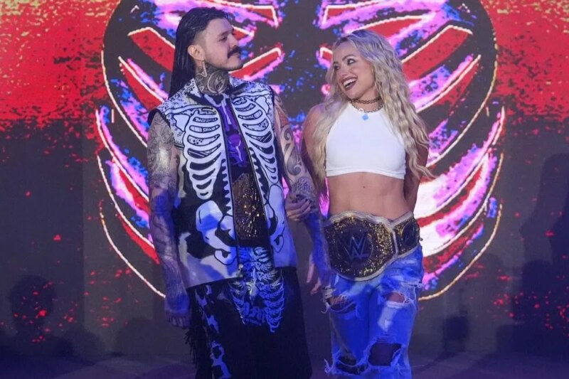 Liv Morgan faz pesquisas desnecessárias sobre o ex-campeão mundial de pesos pesados ​​da WWE