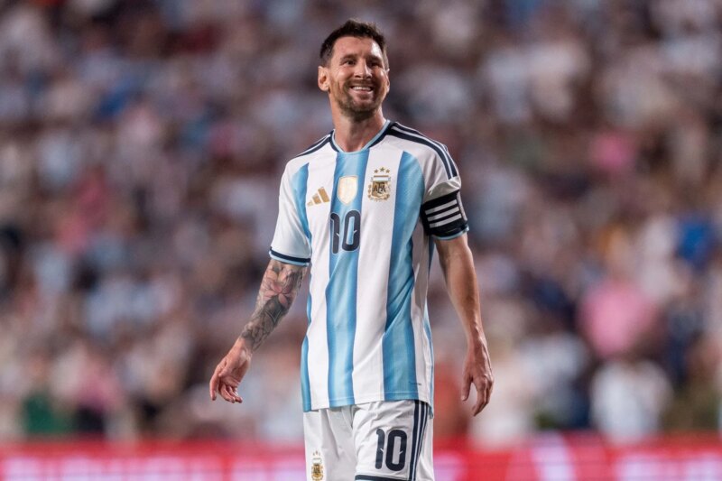 Lionel Messi compartilha fotos incríveis de retrocesso enquanto se prepara para fazer história na Copa do Mundo da FIFA