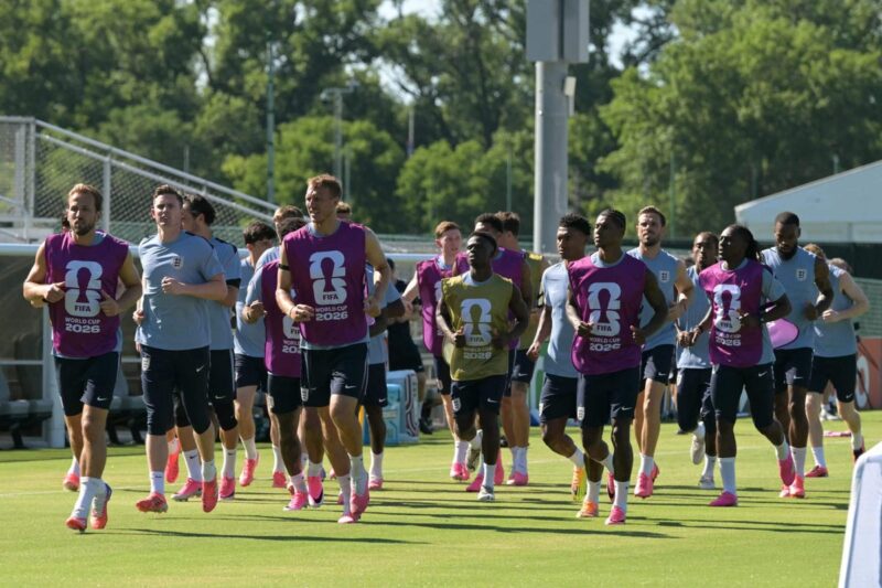 Campo de treinamento da Inglaterra para a Copa do Mundo em Kansas City é atingido por alerta de tornado