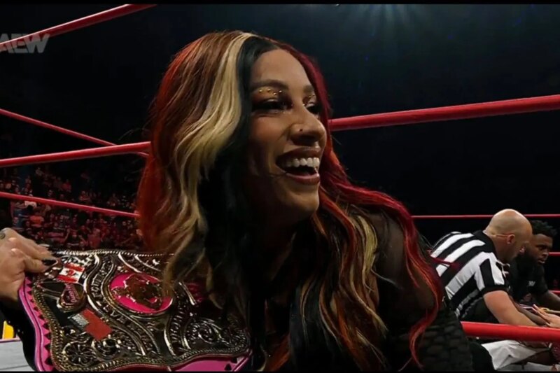 Mercedes Moné ataca campeão de 24 anos por trás após grande reviravolta na colisão AEW