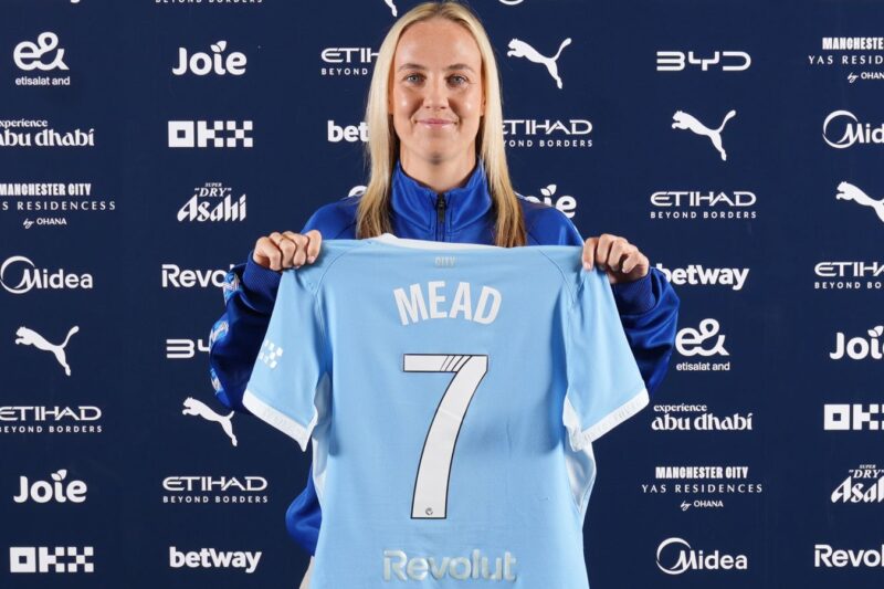 Beth Mead: Ala inglesa assina contrato de três anos com o Manchester City após saída do Arsenal | Notícias de futebol