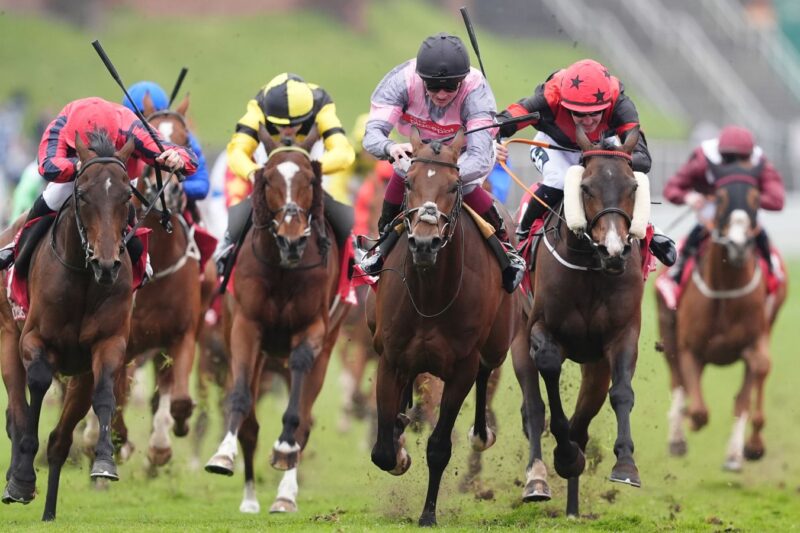 Hoje na Sky Sports Racing: Morbeh enfrenta Simon Pierre em Chester | Notícias sobre corridas