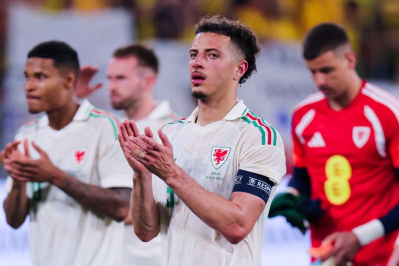 Roménia 2 – 1 País de Gales