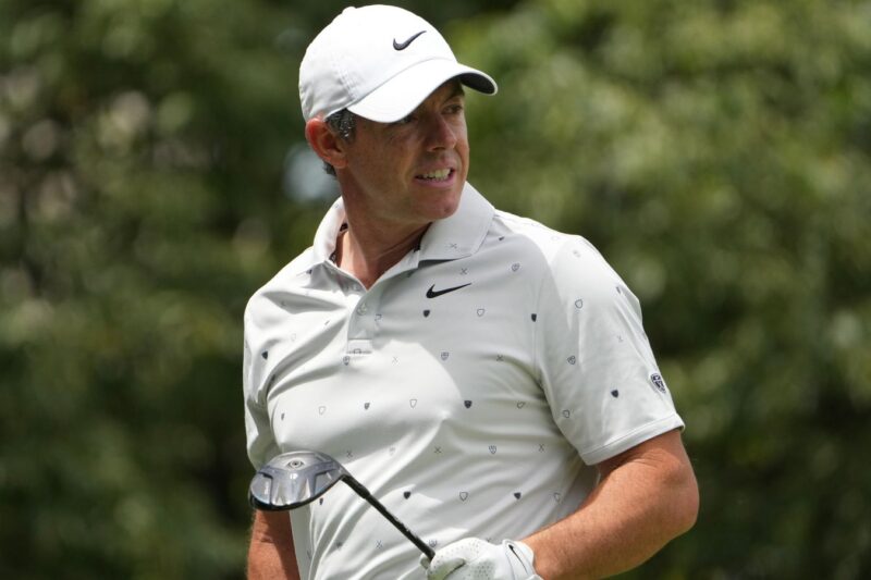 Torneio Memorial: Rory McIlroy e Scottie Scheffler ficam abaixo do par antes do jogo ser suspenso devido à tempestade | Notícias sobre golfe