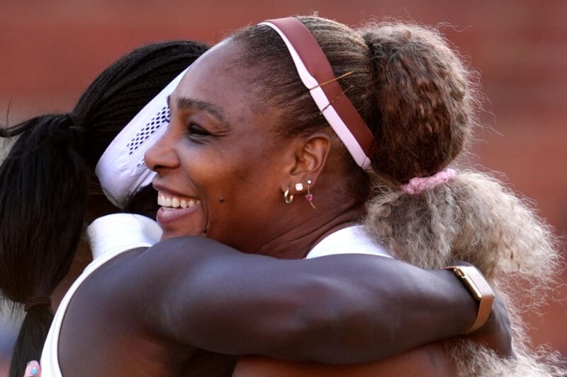 Queen’s Club: Serena Williams presta homenagem à parceira Victoria Mboko depois que lesão encerrou campanha ‘especial’ de duplas | Notícias sobre tênis