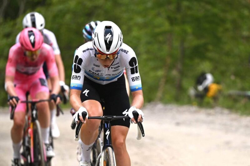 Demi Vollering vence etapa rainha do Giro d’Italia no Colle delle Finestre encurtado por avalanche