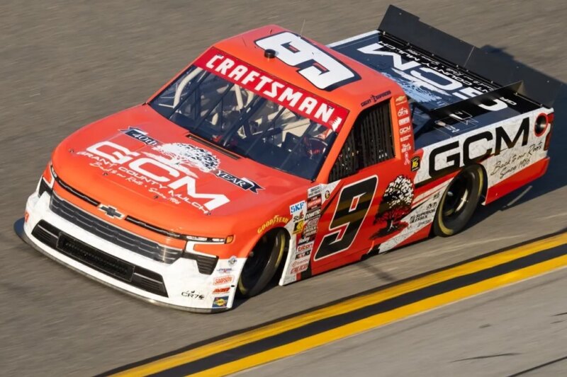 O veterano Grant Enfinger vence a corrida selvagem da NASCAR CRAFTSMAN Truck Series no histórico Lime Rock Park