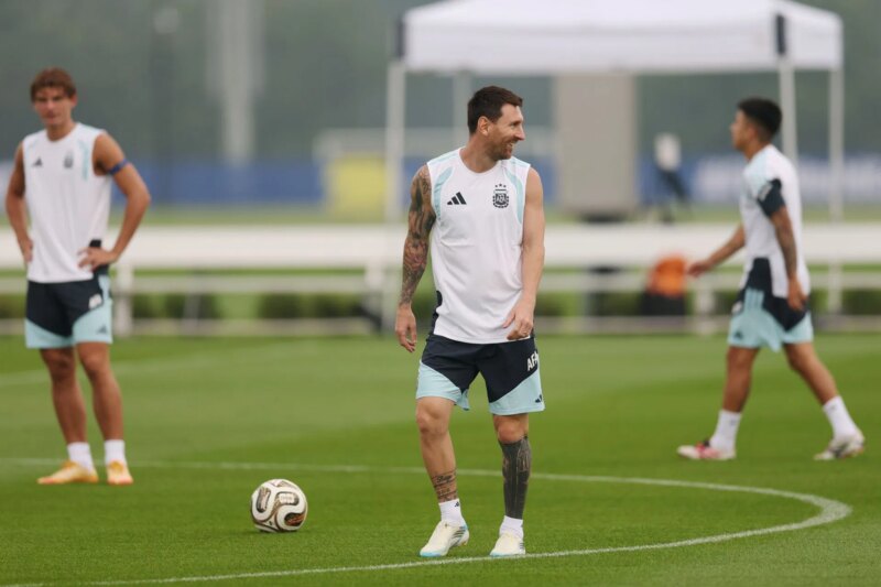 Estrela da WWE se compara a Lionel Messi